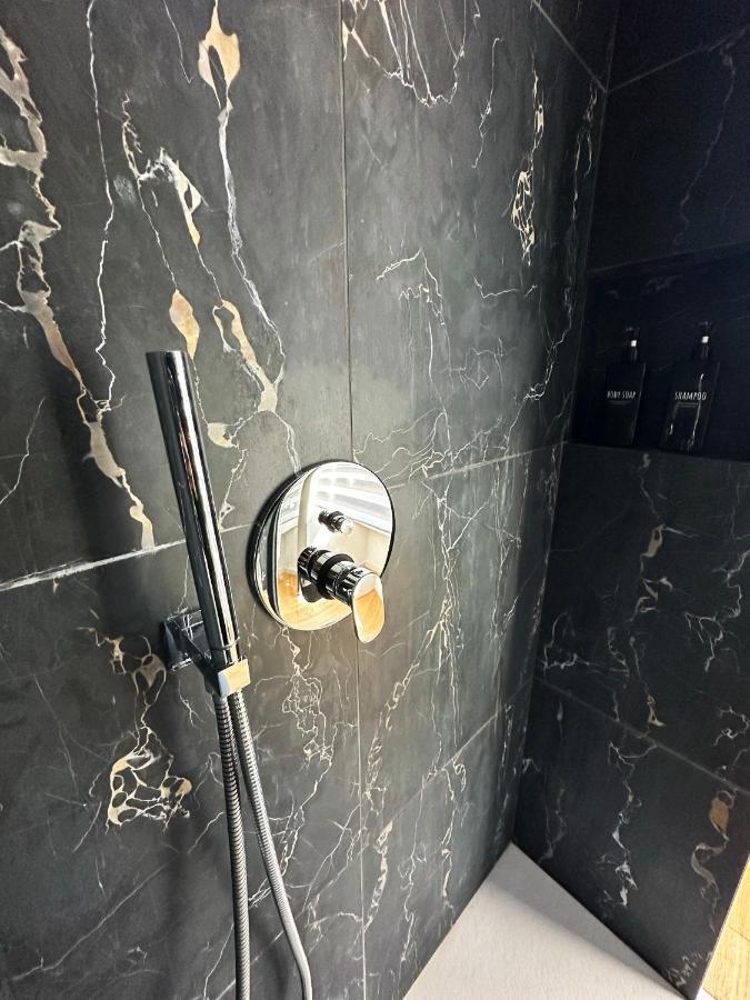 Apartamento Lr Deluxe - Fondazione Prada - Metro M3 *